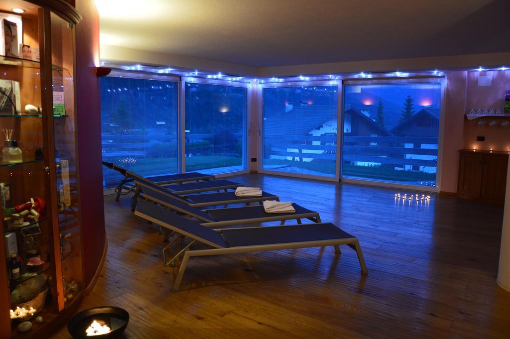 Hotel Garni Carpe Diem วีโก ดี ฟาสซา ภายนอก รูปภาพ