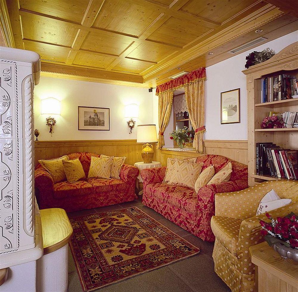 Hotel Garni Carpe Diem วีโก ดี ฟาสซา ภายนอก รูปภาพ
